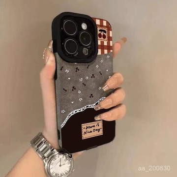 ✨限時下殺✨格子小花櫻桃精孔翻毛皮適用iPhone16/15Pro蘋果手機殻14Plus/13
