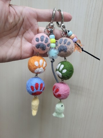 珮寧手作│一串貓掌球│羊毛氈吊飾.掛件.鑰匙圈│