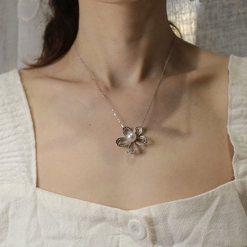 冬戀系列~【蝶戀花】澳白海水珍珠項鍊 | 春暮之珠