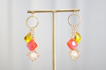 樹脂藝術 方形圖案與圓環零件耳環・楓紅