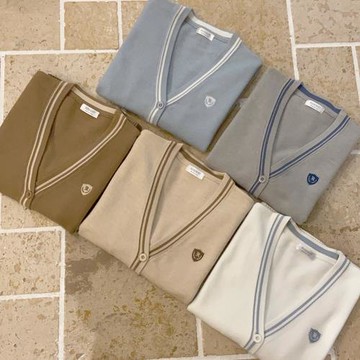 包芯紗 學院風少女 刺繡徽章 杏咖灰藍色 針織毛衣開衫 K