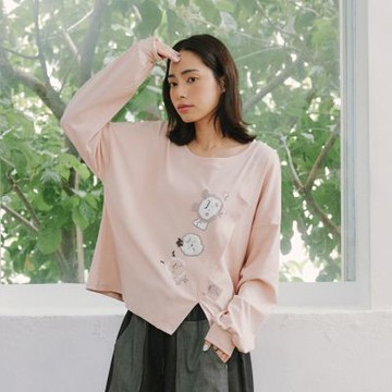 【Dailo】棉花糖家族出遊GO!開衩不對稱上衣 藍 粉