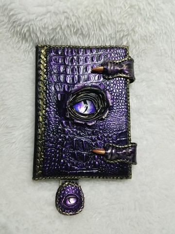 立體龍皮書,龍與地下城書,魔法書,龍眼,禮物,儀式