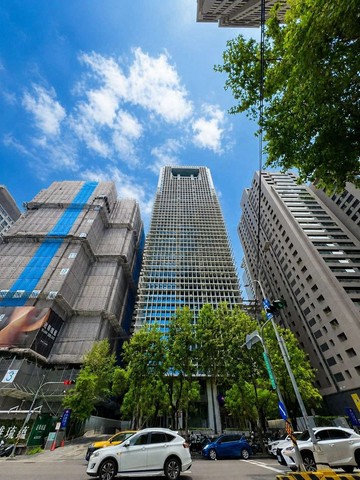 七期核心｜新光三越旁｜親家市政廣場｜高樓層精裝商辦｜台中市西屯區市政北七路