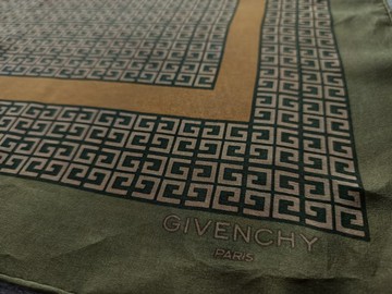 復古 Givenchy 經典標誌絲巾，22 x 23 英吋，4G 圖案，100% 絲綢，節日禮品。