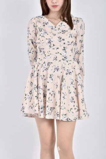 (S) titty co收腰粉色洋裝