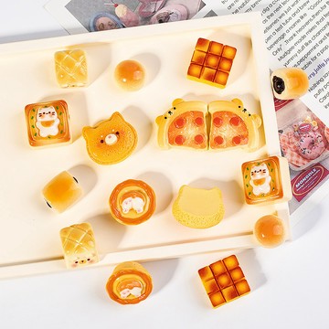 【台灣現貨】可愛面包 迷你食玩 擺件 卡通 仿真 蛋撻 面包 食玩 diy貼片 冰箱貼材料 小物 擺飾 抽獎 盒玩