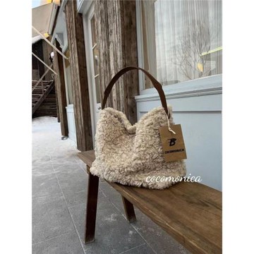 羊羔毛托特包包女大容量2024秋冬高級感百搭毛絨手提單肩斜挎包