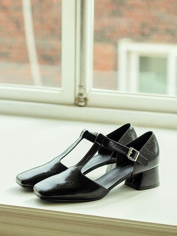 T Strap Pumps_Black