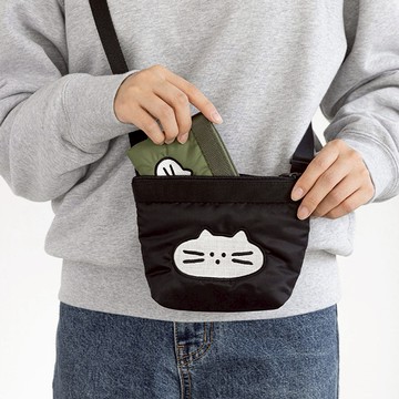 【COZY PLUS+】韓版卡通可愛貓咪繡花斜背包SEP24#W1197  斜背包 禮物 生日禮物 交換禮 情人節禮物 閨蜜禮物