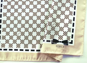 Furla 古董手帕 經典品牌字母格紋與蝴蝶結印花 (20 英吋)