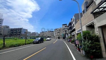 仁武CP質最高｜屋況極佳大透天｜屋主誠售行情價｜高雄市仁武區名湖街