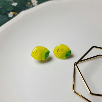 月兒像檸檬 水果 可愛表情 手繪熱縮片 耳環