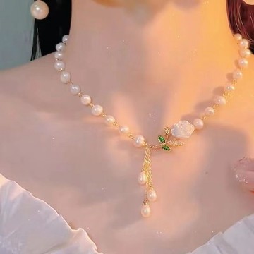 免運🔮網紅爆款小衆設計高級感山茶花珍珠項鍊女時尚優雅鎖骨鏈爆款韓國 小眾 設計 質感 項鍊 頸鍊 簡約 鎖骨鏈 生日禮