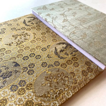 『金銀花鳥龜甲～唐草』 正絹織物御朱印帳 B6 大尺寸 絹 Silk 正絹布料 龜甲 鳳凰 牡丹 花 御朱印帳 桐生織物
