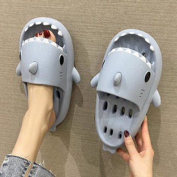 2025年新款可愛卡通鯊魚拖鞋女夏季家居家厚底防滑浴室洗澡涼拖鞋