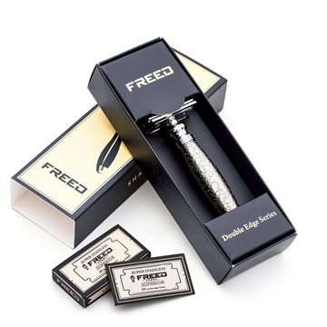 [快速出貨]【FREED】封閉式復古雙刃安全刮鬍刀 - 蝕刻雕花鍍鎳版 (附刀片10片) 客製化刻字 生日禮物 送禮推薦 男生禮物 現貨 摩羯座 水瓶座 禮物獨家 新品上市 情人節禮物