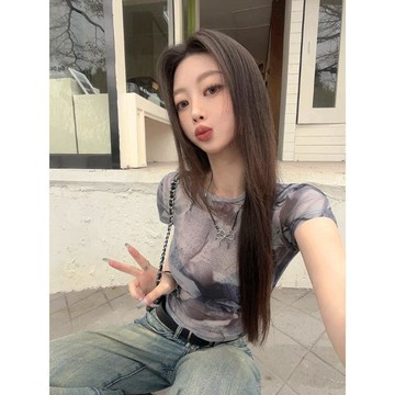 ♡ 𝑪𝒉𝒊𝒄 𝒖 ♡夏季獨特別緻美式復古印花露臍修身短款上衣設計感小衆短袖t恤女