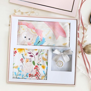 【母親節禮盒】超萌貓咪 圍巾+絲巾+手工絲巾扣