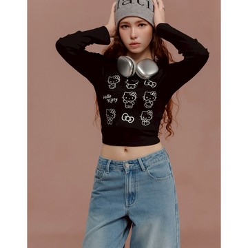 AIR SPACE 【三麗鷗聯名】銀色線條圖案圓領長袖短版TEE(黑/粉紅/深灰) 女裝 現貨