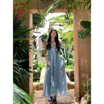 法式泰國三亞海邊度假多巴胺沙灘裙云南巴厘島旅游掛脖吊帶連衣裙