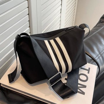 韓版小眾條紋設計斜挎小包包女休閑百搭小方包2025新款時尚腋下包