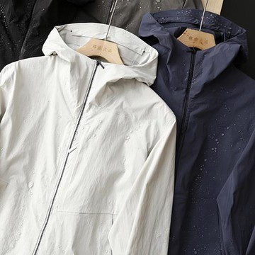 長鳳洲猛貨輕量化機能壓膠工藝戶外防風防水連帽軟殼沖鋒衣夾克男