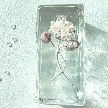 立體刺繡花朵胸針 捷克淚滴珠 手繡  wire accessory 莫蘭迪紫 頒獎典禮