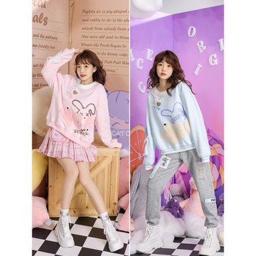 25春卡通毛毛字母大眼睛愛心別針寬松不對稱假兩件減齡衛衣 粉/藍