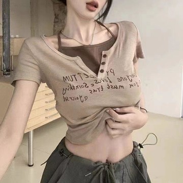 洋裝日韓系美式復古掛脖V領短袖假兩件女夏季新款ins辣妹字母印花短款上衣潮