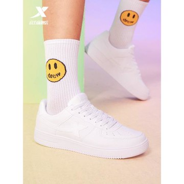 特步男鞋板鞋情侶運動鞋空軍一號小白鞋秋冬潮流鞋子白色休閑鞋女