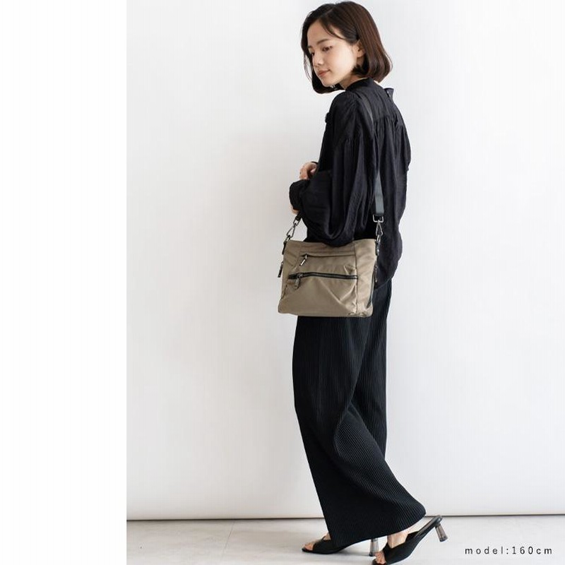 希少 FCRB 23AW　ナイロンショルダーバッグ　タグ付属 希少 FCRB 23AW ナイロンショルダーバッグ タグ付属