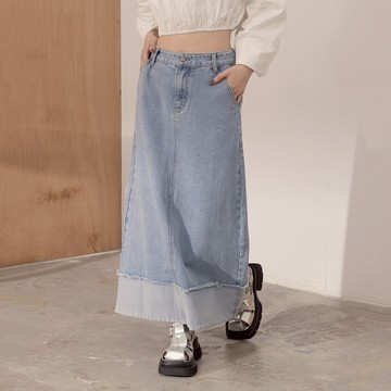 QUEENSHOP_ S 女裝 下擺反折剪接鬚邊牛仔裙 S/M/L 現+預 【03021600】