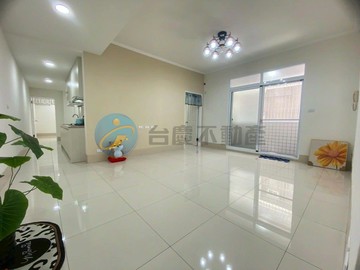 赤山商圈火車站園藝所陽台進出翻新公寓二樓｜高雄市鳳山區建國路二段