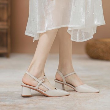 包頭涼鞋女夏2025新款百搭女鞋方頭一字式扣帶粗跟單鞋法式高跟鞋