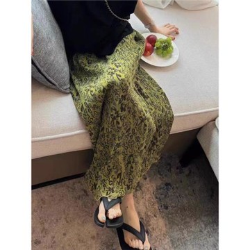 綠色碎花半身裙女2025新款早秋歐貨裙子長款早秋開叉絕美茶歇裙子