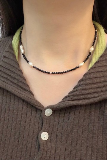 Lily Valley 黑晶暮色 | 手工串珠項鍊