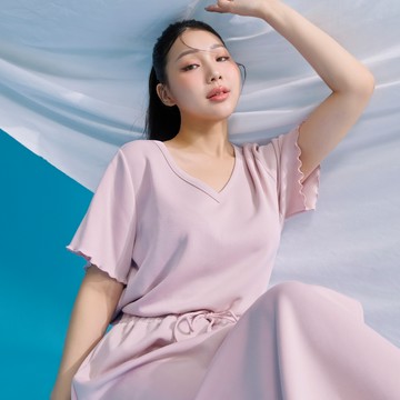 瞬涼百搭雲朵棉V領TEE