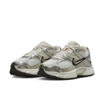 NIKE Wmns V5 RNR 女鞋 米白 銀 復古 緩震 運動鞋 HQ7901-104