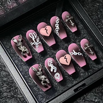 ➕最新設計款穿戴甲💅手工穿戴甲片高級感夏季暴力兔粉色愛心美甲黑色暈染克羅心假指甲中梯穿戴甲 GO5M