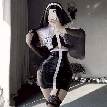 °• 𝘔𝘖𝘔𝘖𝘕𝘈 •°🫧現貨🫰戰鬥修女 純欲制服漆皮夜場主播變裝cos性感女巫十字暗黑哥特風 2318