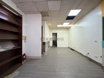 永慶小東⛪安慶國小旁正路面雙車大坪數店住合一｜台南市安南區同安路