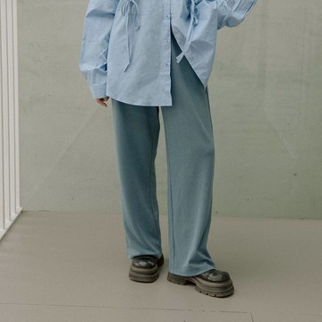 QUEENSHOP_F 女裝 立體紋理微彈直筒長褲-藍 S/M/L 現+預 【04102004】