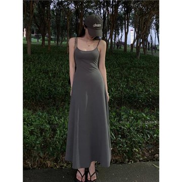 (免運)卡戴珊黑色辣妹顯瘦修身大擺長裙休閑絕美吊帶連衣裙2024新款女夏