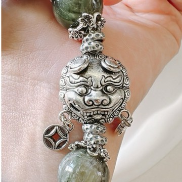 拾悦手作材料/22x28mm作舊復古款三七老銀醒獅雙孔帶錢幣手牌/飾品配件/DIY半成品/台灣現貨出貨不用等待