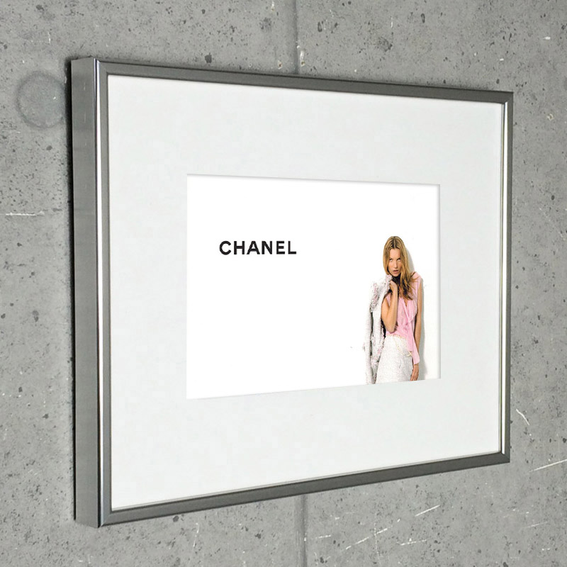 額装済マット作品/2004 CHANEL KATE MOSS(ケイトモス）KARL LAGERFELD 