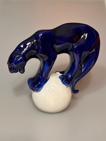 瓷雕塑中的豹，鈷