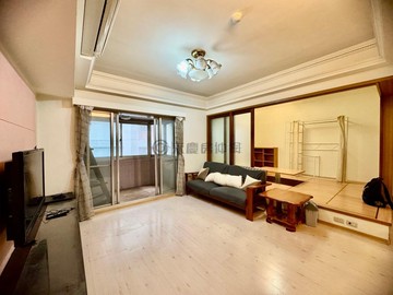 A831潤泰山河完美格局四房車水電更新問題不大｜新北市淡水區大忠街