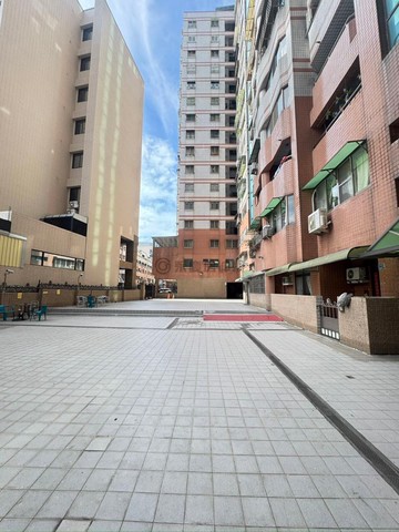 德賢商圈｜都會公園旁首排美景｜超低公設明亮3房｜高雄市楠梓區德祥路