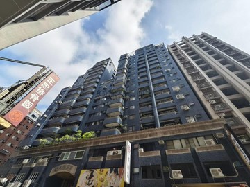 巨蛋瑞豐高樓寬敞四房平車｜高雄市鼓山區文忠路